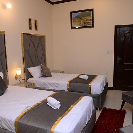 Go Room Hotel Lahore Exterior photo