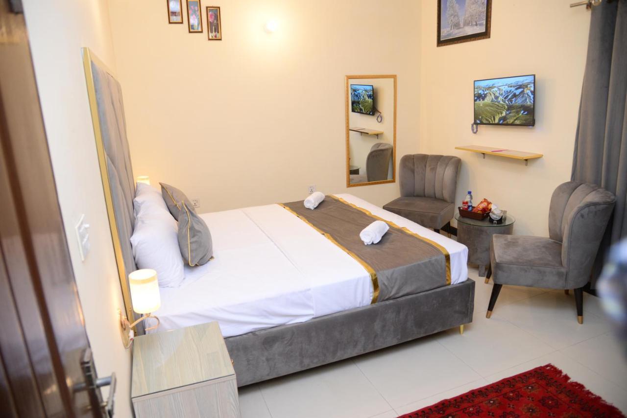 Go Room Hotel Lahore Exterior photo