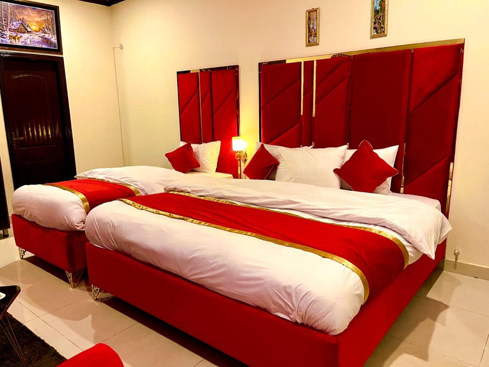 Go Room Hotel Lahore Exterior photo