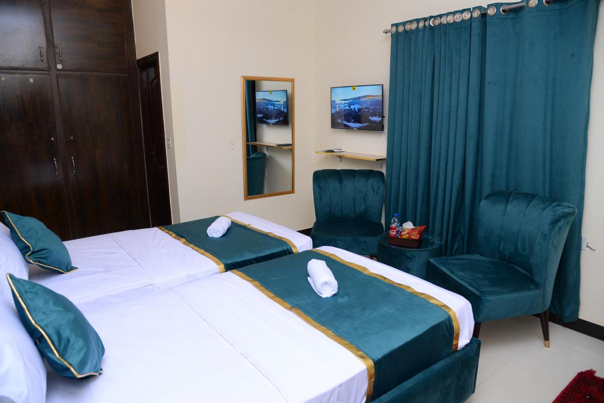 Go Room Hotel Lahore Exterior photo