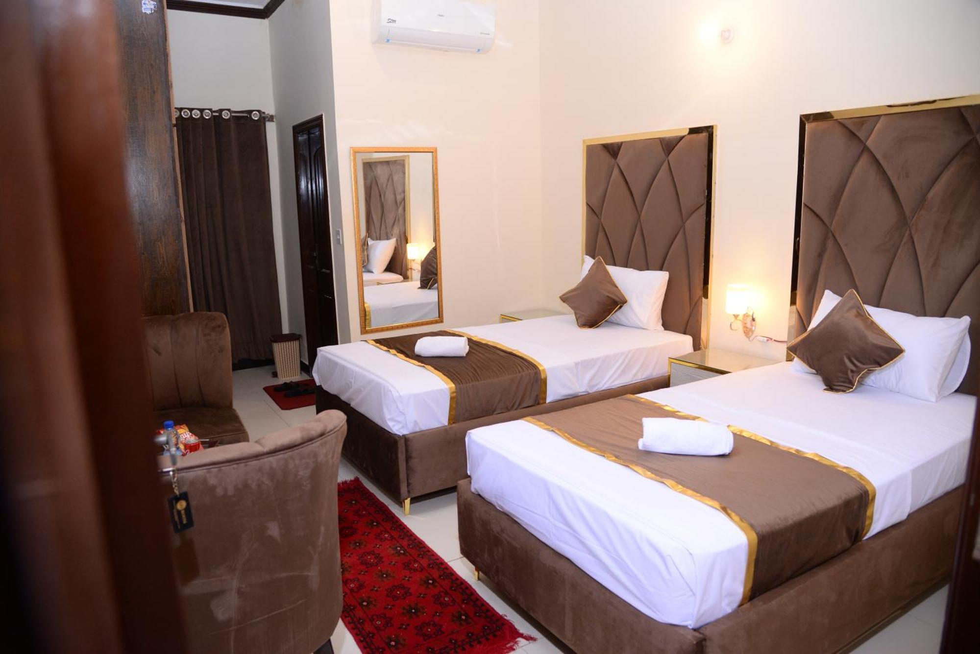 Go Room Hotel Lahore Exterior photo