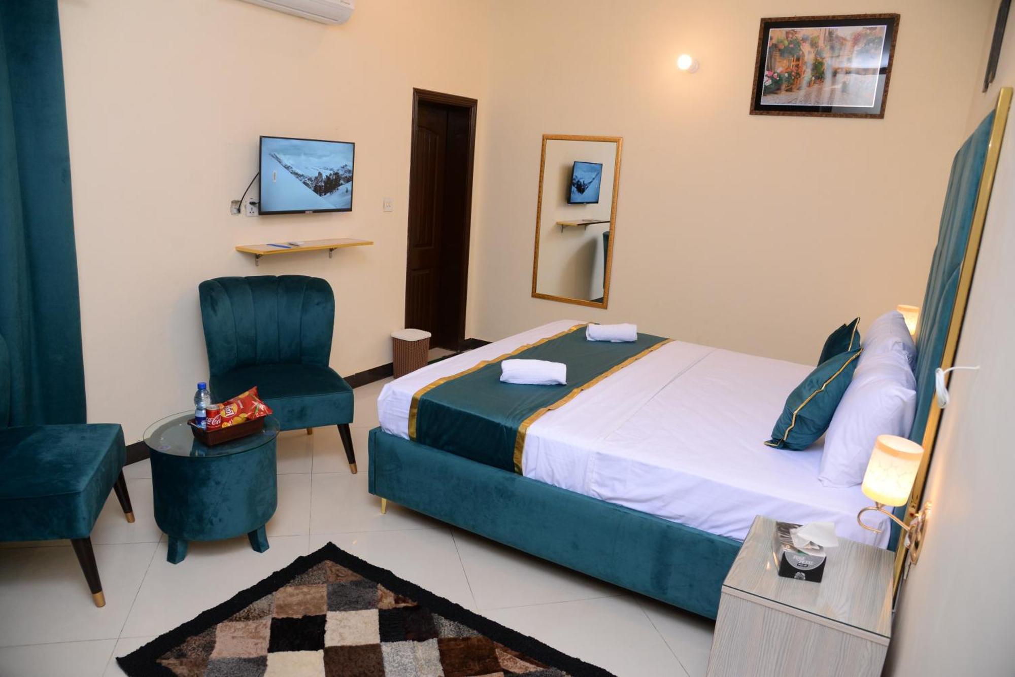 Go Room Hotel Lahore Exterior photo