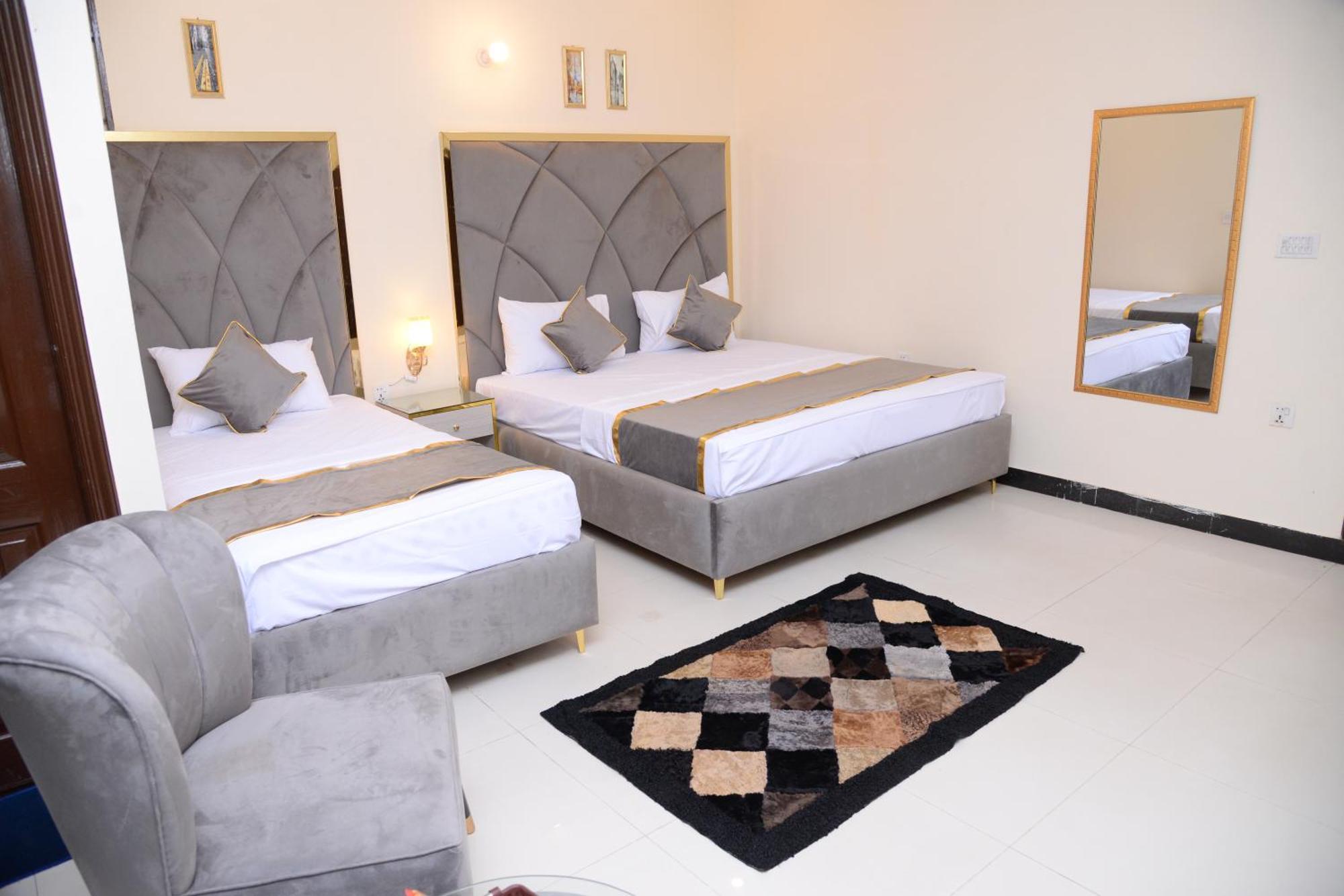 Go Room Hotel Lahore Exterior photo